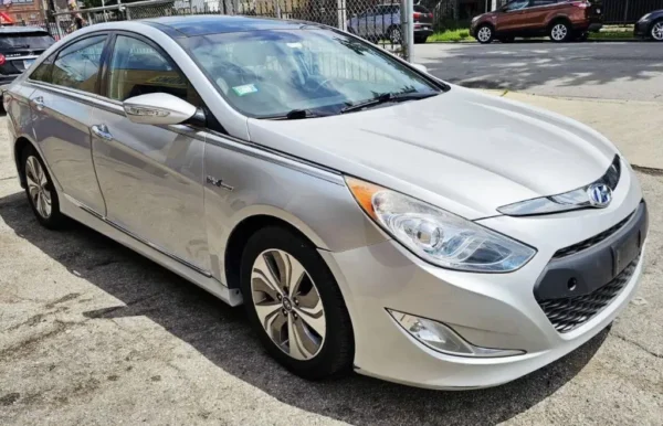 IlB9rLdW8te3r-NumAs2nep1sFA 2015 Hyundai SONATA Hybrid Limited
