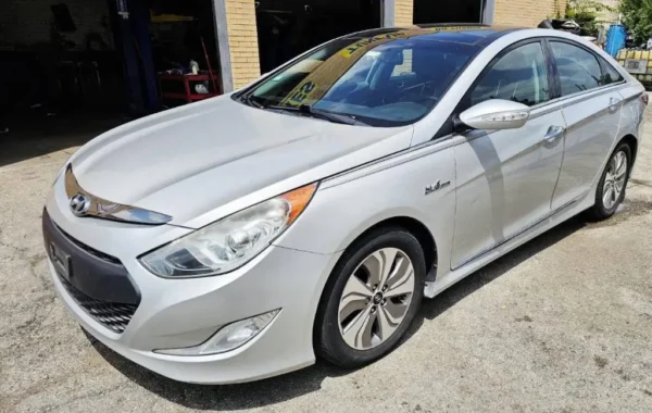 K_oJFCOaqBF8n7pVCYWu4vV-DY8 2015 Hyundai SONATA Hybrid Limited